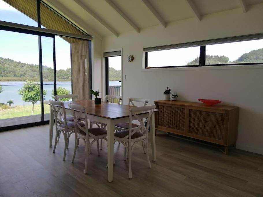 Purangi Waterfront Retreat Lägenhet Cooks Beach Exteriör bild